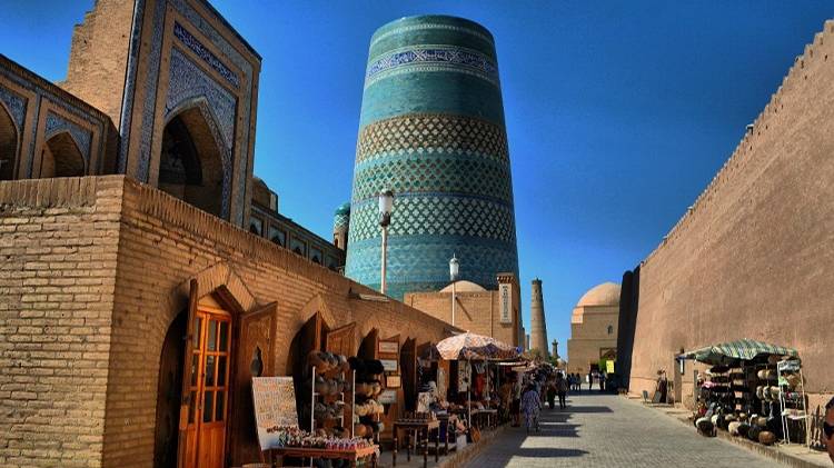 ПОЧЕМУ УЗБЕКИ НИЩИЕ?