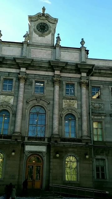 Шикарный Мраморный Дворец и памятник Александру 3 на я смотреть онлайн