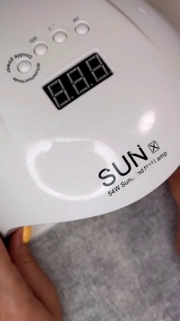 УБОРКА 🧹 ОЧИЩАЮ ЛАМПУ #маникюр #дизайнногтей #гельлак смотреть онлайн