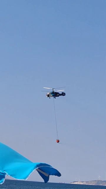 Пожары в Турции!Вертолеты заправляются водой из моря.? смотреть онлайн