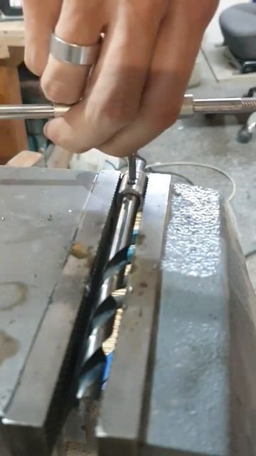 Изготовление переходника под присадочные сверла к фр? смотреть онлайн