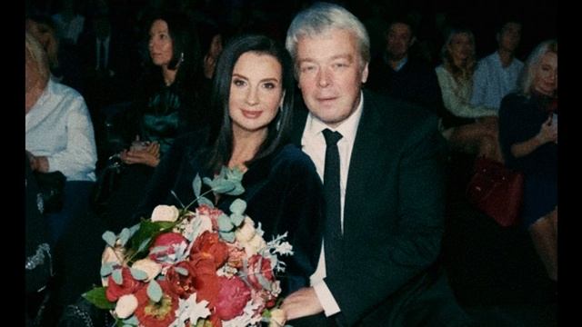 ВДОВА СТРИЖЕНОВА ОТКАЗЫВАЕТСЯ ЕСТЬ / ОЧЕРЕДНАЯ ТРАГЕД смотреть онлайн