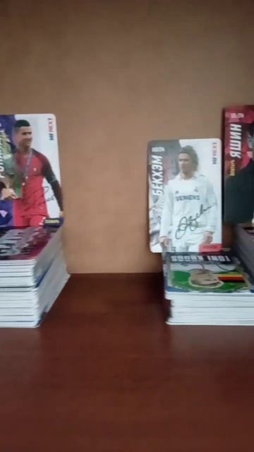 Всего 300 карт. У кого тоже есть карты пишите ком смотреть онлайн