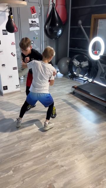 Для боковых ударов . Подводящее упражнение смотреть онлайн