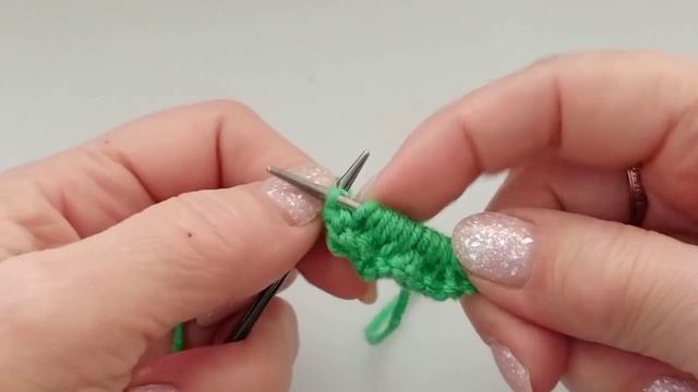 Очень лёгкий ажурный узор спицами. 3 петли и 1 ряд. смотреть онлайн
