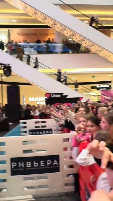 Девочки растут быстрее мальчишек 💪😻#девчонка #мальч смотреть онлайн