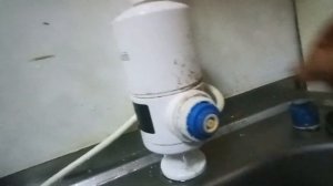 ремонт проточного крана водонагревателя . замен картр
