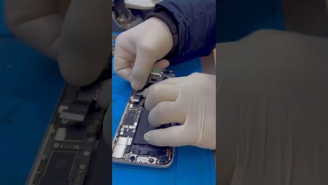 iPhone 11 каждые 3 минут перезагружается смотреть онлайн