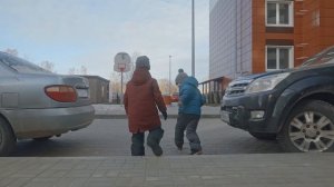 Девочка и робот. Труд и творчество .Семейный фильм