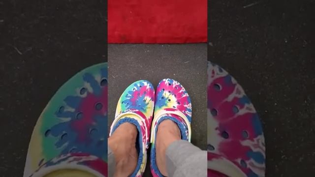 Света жизнь в Америке. Кроксы.Акция сбор средств в под?