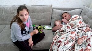 Андрюша и Папа ЗАБОЛЕЛИ Вызываем СКОРУЮ