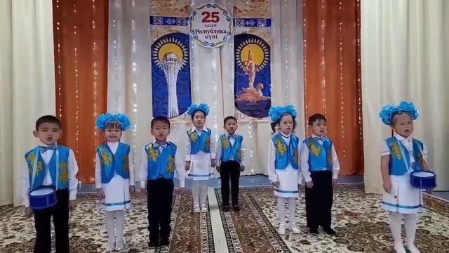 Вокальная группа "Қарлығаш" песня "Туған елім-Қазақста смотреть онлайн