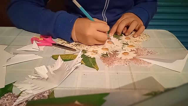 Объёмная снежинка из белой бумаги. смотреть онлайн