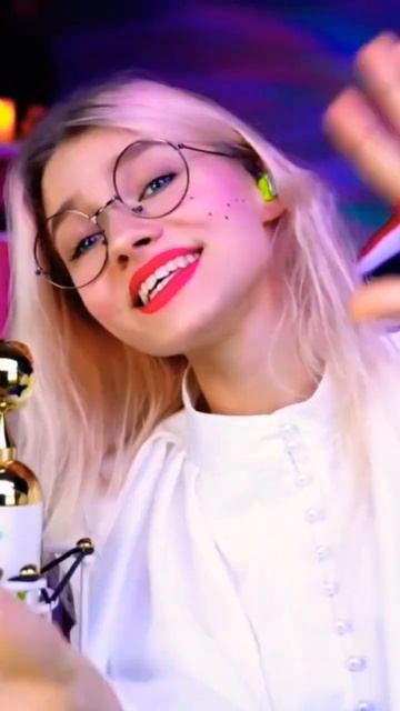 Новогодняя песня ❄️ - Блестящие ✨cover✨ @kvashenaya #квашена смотреть онлайн