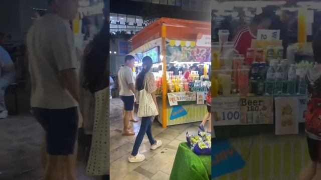 Перед торговым центром "Фестиваль" Паттайя 😋 1 марта #? смотреть онлайн