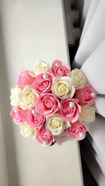 Букет из мыльных роз в шляпной коробке. В наличии всег? смотреть онлайн