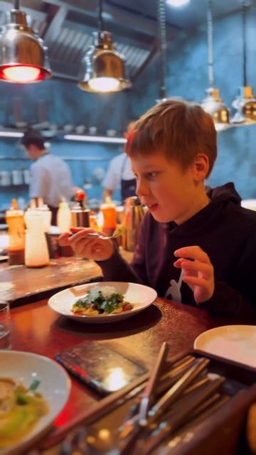 Самый вкусный обед в Санкт-Петербурге #тартар #бар смотреть онлайн