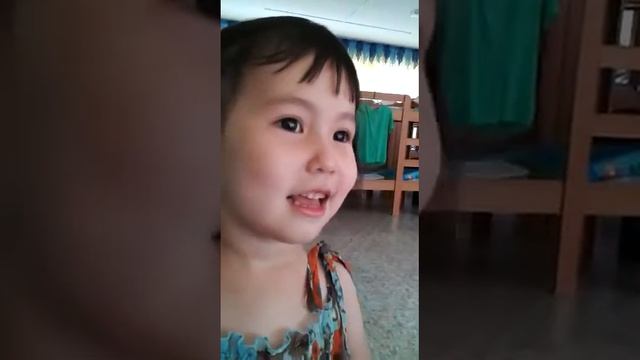 Айкоркем Жанторе, 3 года г.Актау. Смешные дети. Ребенок поет правильные песни смотреть онлайн