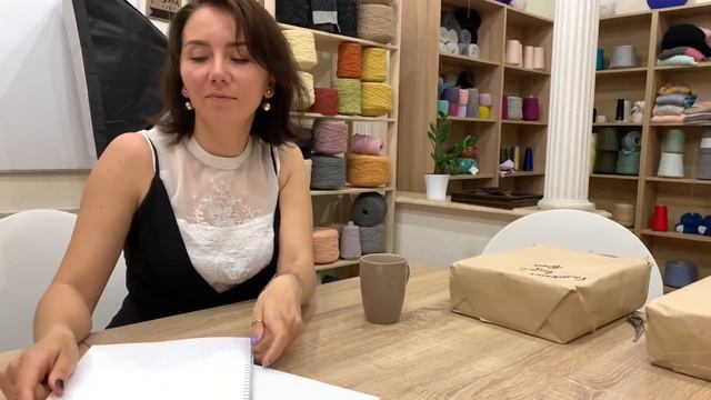 Из нашей Студии в роддом)) Готово платье для дочки! // Интервью с Радаевой // Скетчбук для вязальщи смотреть онлайн