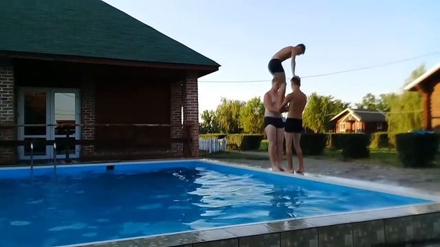 Мой прыжок в бассейн #1 смотреть онлайн