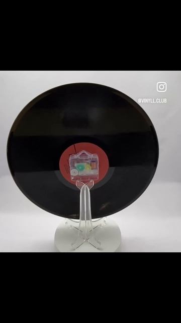 Настенные часы из винила Rammstein, подложка золото. смотреть онлайн