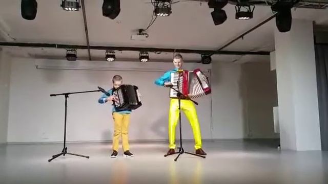 Семейныйдуэт баянистов из Батайска на фестивале в Нахабино: Николай и Родион Горобец. смотреть онлайн