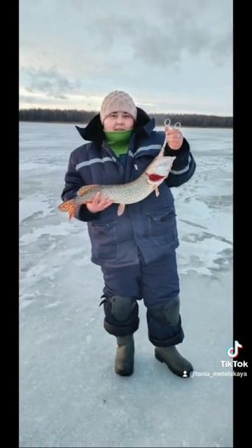 рыбалка зимняя с ночёвкой!!! смотреть онлайн