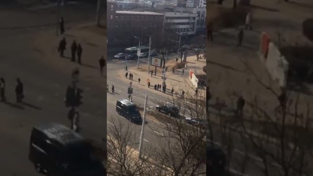 На акции протеста в Белоруссии начались задержания. смотреть онлайн