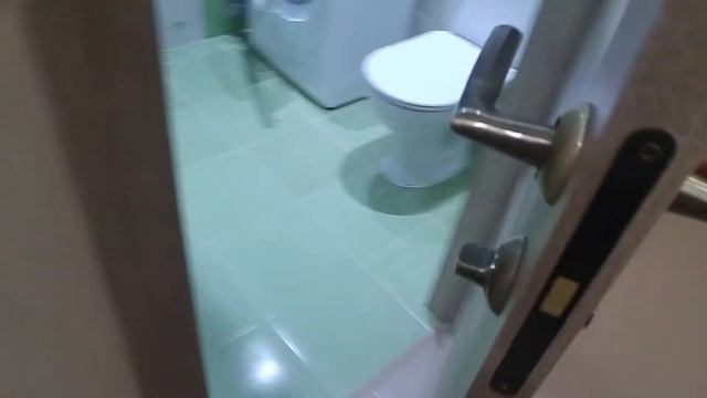 Дверная ручка с магнитной защёлкой в действии смотреть онлайн