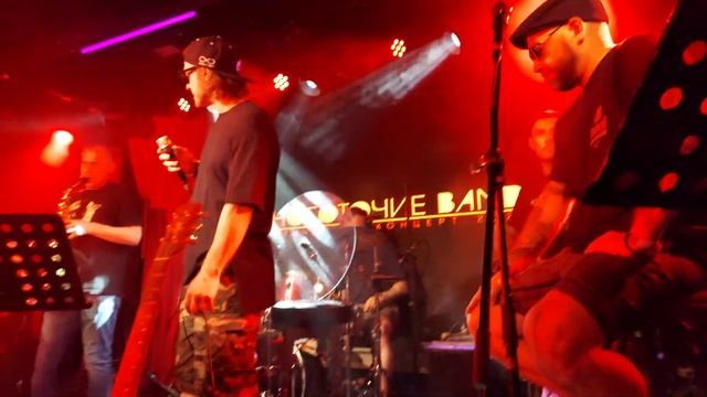 МНОГОТОЧИЕ BAND, White Hot Ice - Белыми листьями смотреть онлайн