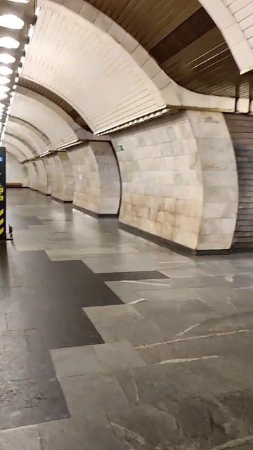 Станция метро Печерская в Киеве. #shorts #печерск #метро смотреть онлайн
