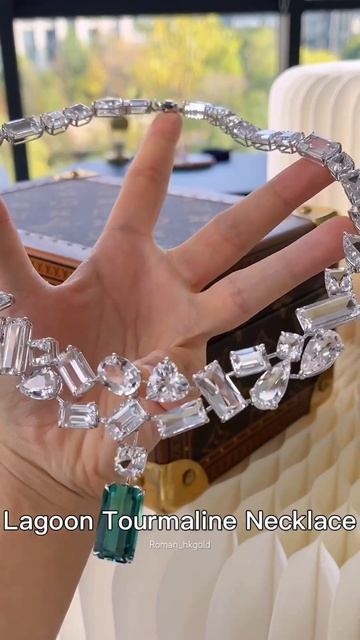 Колье золото Au750, вес 88,37g. Турмалин Lagoon 16.45ct. Белый Данб? смотреть онлайн