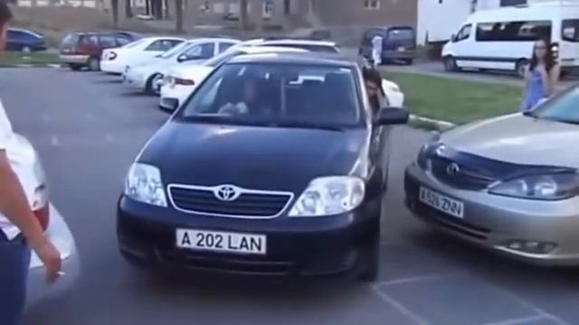 Бабы за рулём!Прикол!Сборник