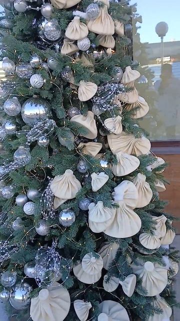 Новогодняя Ель с Хинкали вместо игрушек))) смотреть онлайн