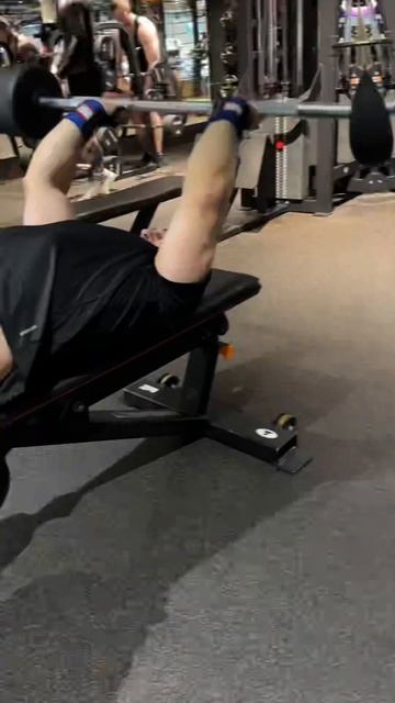 Мощная прокачка спины и трицепса #spirit #spiritfitness #sport #fitness смотреть онлайн