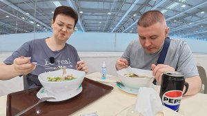 Мукбанг отдыхаем в Таиланде как НИЩЕБРОДЫ! Едим дешёвую лапшу и ЭКОНОМИМ ДЕНЬГИ! Обед в Паттайе