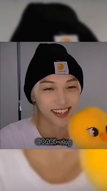 не чего обычного просто цыпленок есть цыпленка😐 #strayki смотреть онлайн