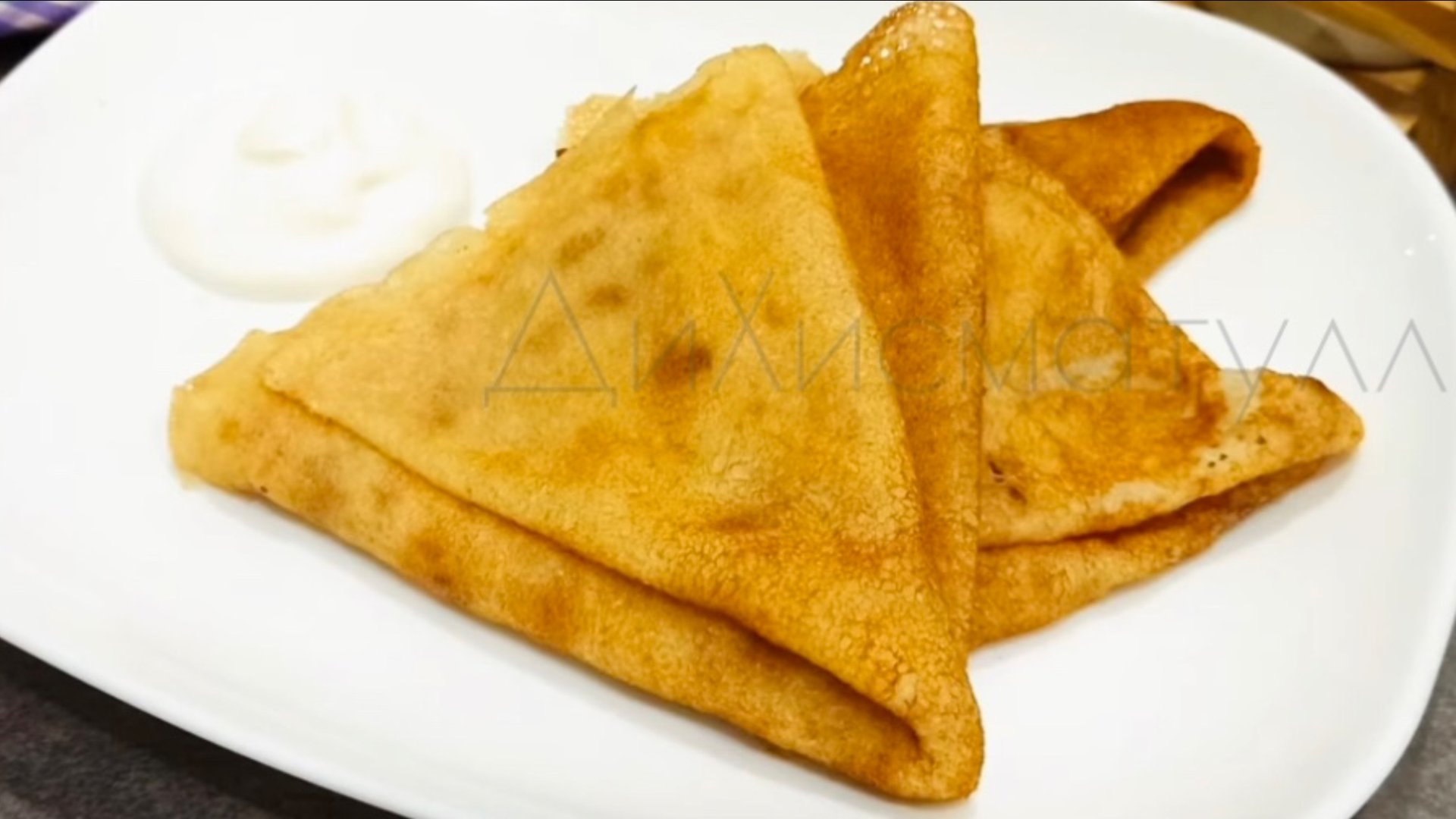 Блинчики на кефире / Рецепт тонких блинчиков на кефире с кипятком - вкусные и тоненькие смотреть онлайн