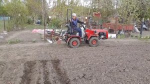 посадка картофеля под окучник минитрактором