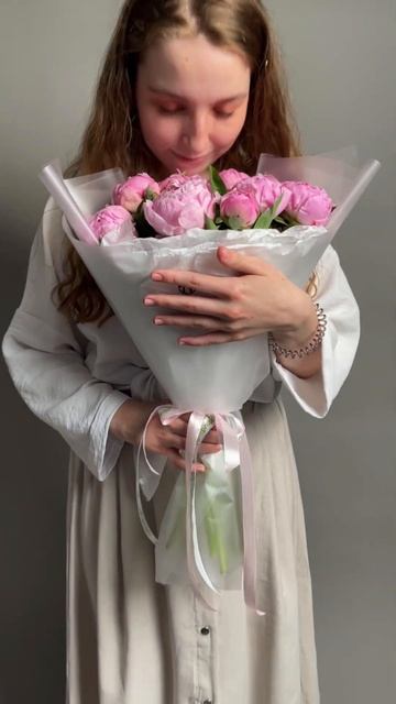 Букет из 15 розовых пионов Россия #доставкацветовспб #? смотреть онлайн