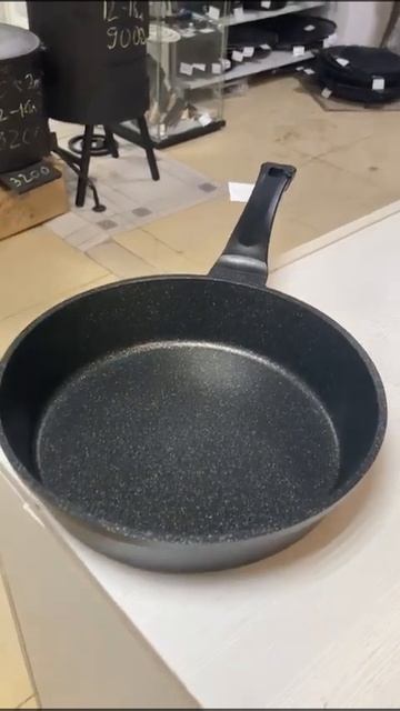 Сковорода 280х70 мм с безопасным антипригарным покрытие смотреть онлайн