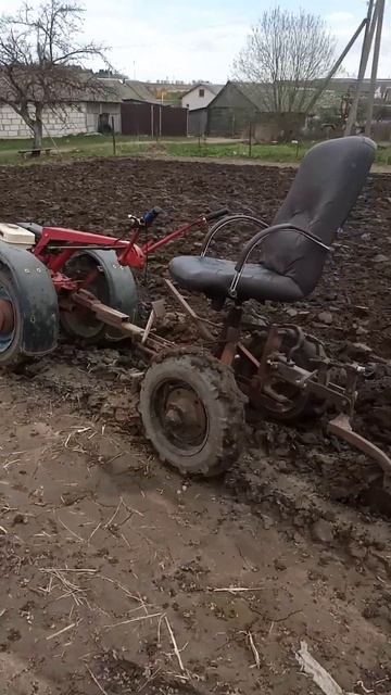 Пашем землю без напряга... смотреть онлайн