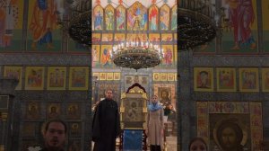 «Достойно есть» (на греческом языке)