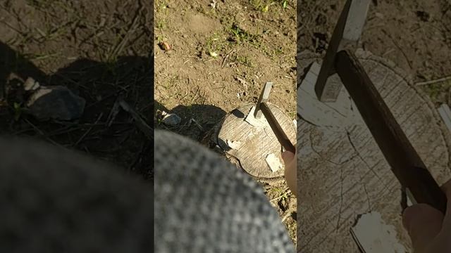 я бью телефон с молотком