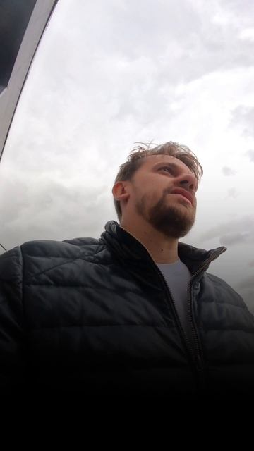 Строим фитнес-зал и внезапно кто-то меняет личинку на ? смотреть онлайн