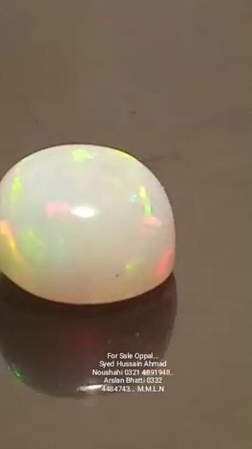 большой размер австралийский опаловый камень с желты? смотреть онлайн