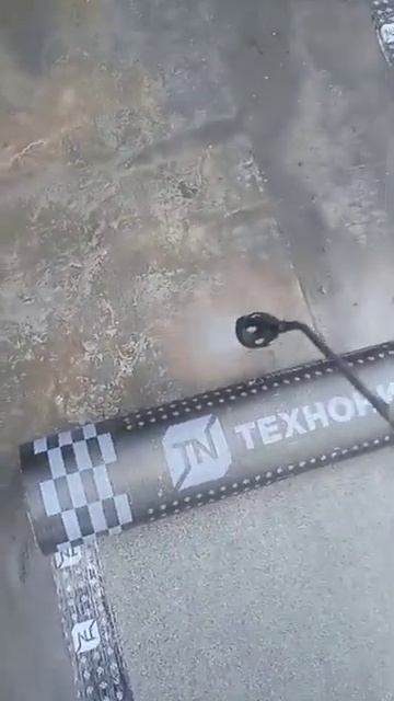 мягкая кровля, монтаж второго слоя .. смотреть онлайн