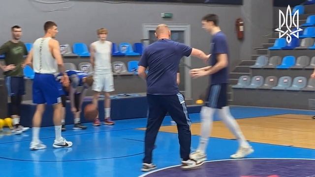 Прев'ю третього матчу фінальної серії Дніпро - Київ-Ба? смотреть онлайн