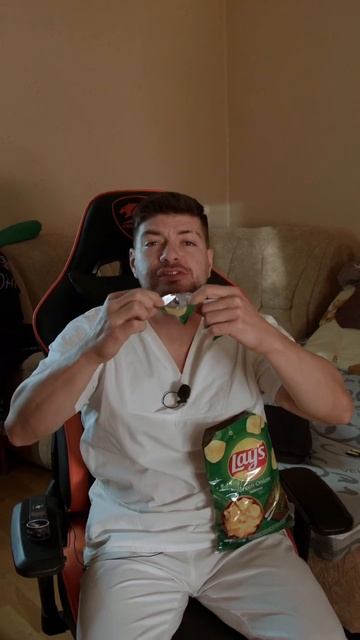 Удобный способ есть чипсы! смотреть онлайн