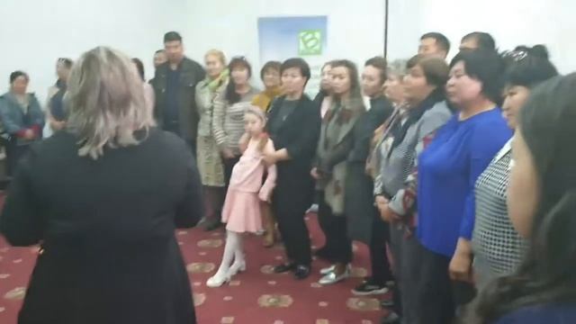На праздничной презентации очень много новичков ,все ? смотреть онлайн